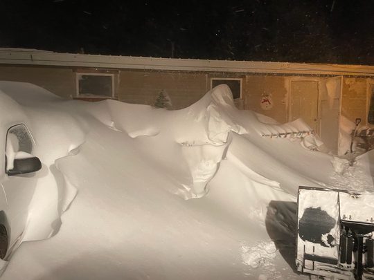 Trailer im Schnee